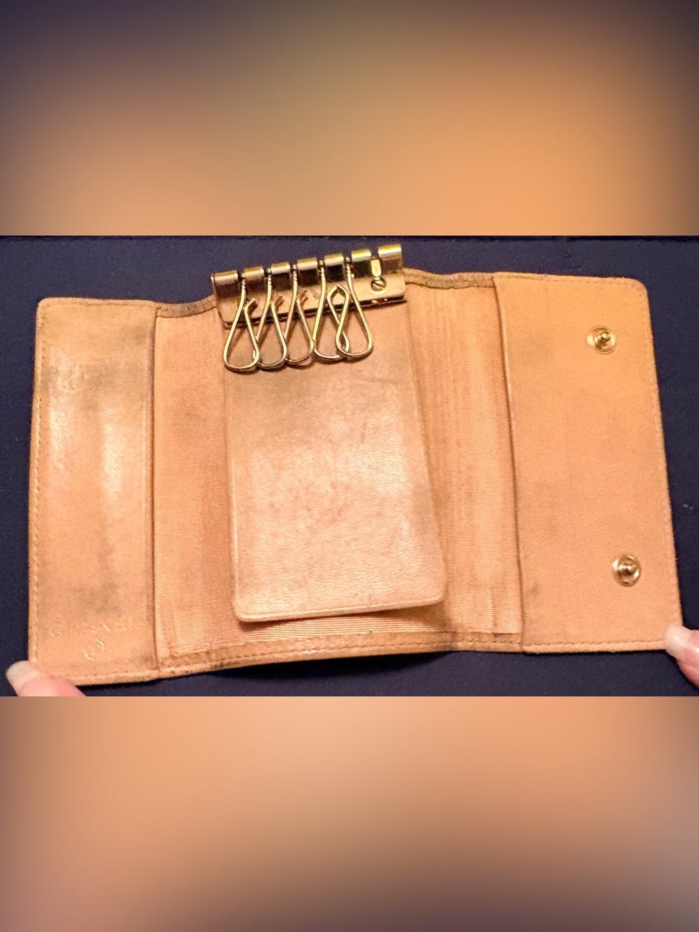 Vintage CHANEL Timeless CC Beige Caviar Leather 6 Key Case Card 8 Series - Picture 6 of 16